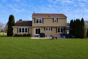 W142N9823 Amber Dr, Germantown, WI 53022 - Photo 30