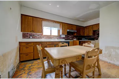 922 S 57 St, West Allis, WI 53214 - Photo 10