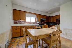 922 S 57th St, West Allis, WI 53214 - Photo 10