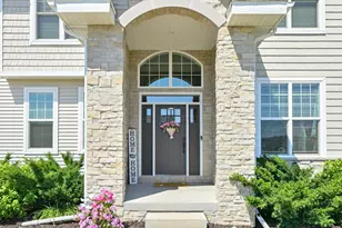 8735 S Bell Meadow Ct, Franklin, WI 53132 - Photo 44