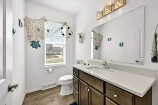 8735 S Bell Meadow Ct, Franklin, WI 53132 - Photo 14