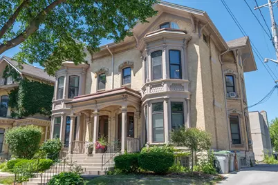 912 E Pleasant St #4, Milwaukee, WI 53202 - Photo 24