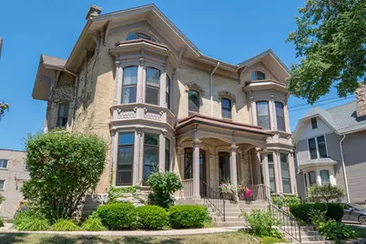 912 E Pleasant St #4, Milwaukee, WI 53202 - Photo 4