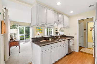 10240 N Westport Cir, Mequon, WI 53092 - Photo 12