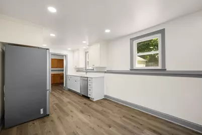 166 N 91st Pl, Milwaukee, WI 53226 - Photo 12