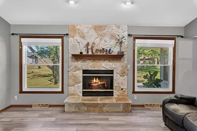 7071 S Cypress Ct, Franklin, WI 53132 - Photo 10