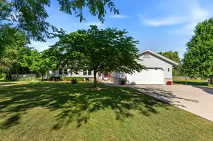 7071 S Cypress Ct, Franklin, WI 53132 - Photo 6