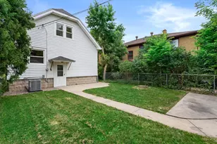 2065 S 70th St, West Allis, WI 53219 - Photo 6