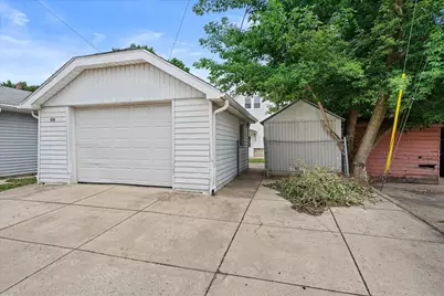 2065 S 70th St, West Allis, WI 53219 - Photo 26