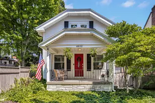 4632 N Bartlett Ave, Whitefish Bay, WI 53211 - Photo 2