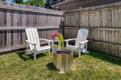 4632 N Bartlett Ave, Whitefish Bay, WI 53211 - Photo 4