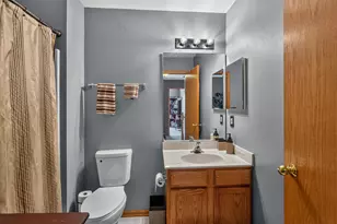 1208 Kennedy Dr, Hartford, WI 53027 - Photo 12