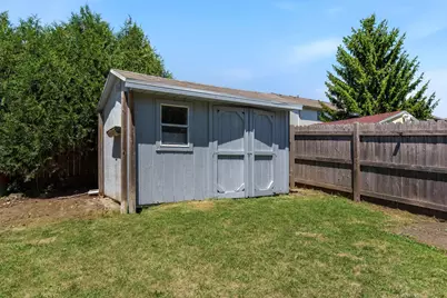 1208  Kennedy Dr, Hartford, WI 53027 - Photo 22