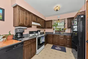7530 S Quincy Ave, Oak Creek, WI 53154 - Photo 10