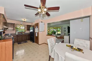 7530 S Quincy Ave, Oak Creek, WI 53154 - Photo 8