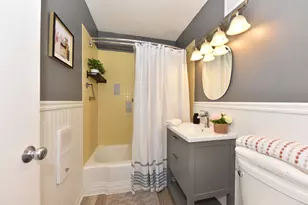 1919 N Summit Ave, Milwaukee, WI 53202 - Photo 10