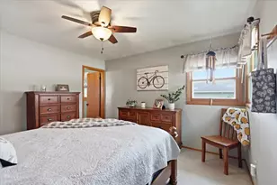 545 E Estates Pl, Oak Creek, WI 53154 - Photo 14