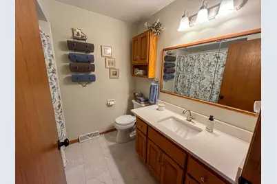 545 E Estates Pl, Oak Creek, WI 53154 - Photo 22