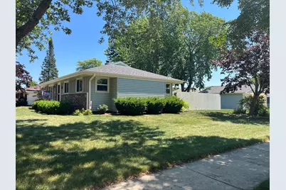 545 E Estates Pl, Oak Creek, WI 53154 - Photo 40