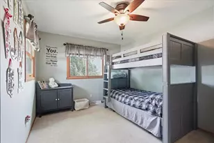 545 E Estates Pl, Oak Creek, WI 53154 - Photo 16