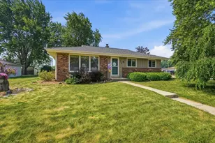 545 E Estates Pl, Oak Creek, WI 53154 - Photo 34