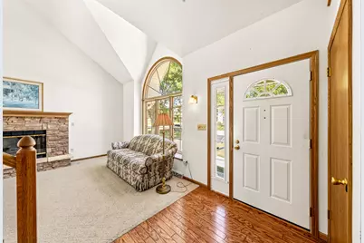8899 S Patricia Blvd, Oak Creek, WI 53154 - Photo 2