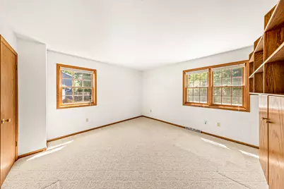 8899 S Patricia Blvd, Oak Creek, WI 53154 - Photo 10