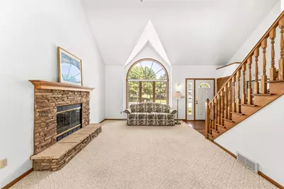 8899 S Patricia Blvd, Oak Creek, WI 53154 - Photo 8