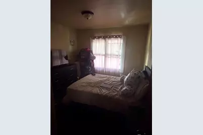 2208 W Locust St, Milwaukee, WI 53206 - Photo 32