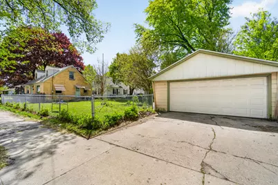 8601 W Melvina St, Milwaukee, WI 53222 - Photo 22