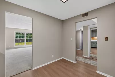 2101  Chateau Ct #106, Grafton, WI 53024 - Photo 6