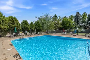 2101 Chateau Ct, Grafton, WI 53024 - Photo 18