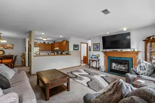 191 Bur Oak Ln, Grafton, WI 53024 - Photo 4