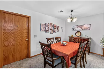 191  Bur Oak Ln #B, Grafton, WI 53024 - Photo 6
