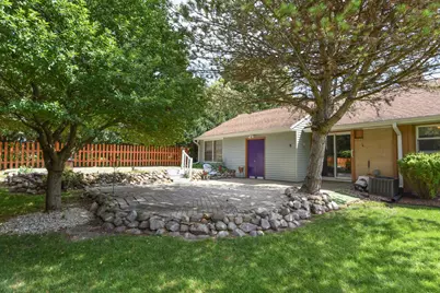 211 E Alta Loma Cir, Thiensville, WI 53092 - Photo 30