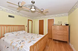 211 E Alta Loma Cir, Thiensville, WI 53092 - Photo 12