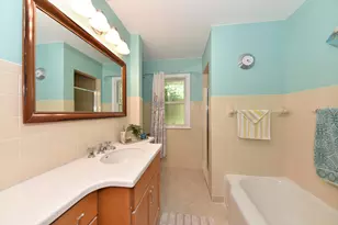 211 E Alta Loma Cir, Thiensville, WI 53092 - Photo 14