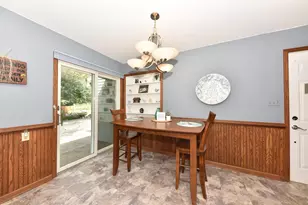 211 E Alta Loma Cir, Thiensville, WI 53092 - Photo 8