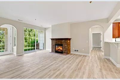 2660 W Colonial Woods Dr, Oak Creek, WI 53154 - Photo 10