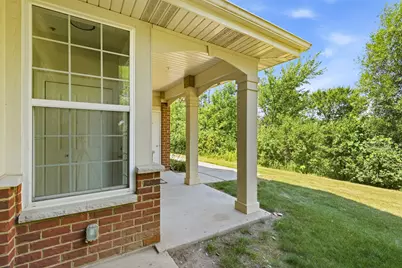 2660 W Colonial Woods Dr, Oak Creek, WI 53154 - Photo 22