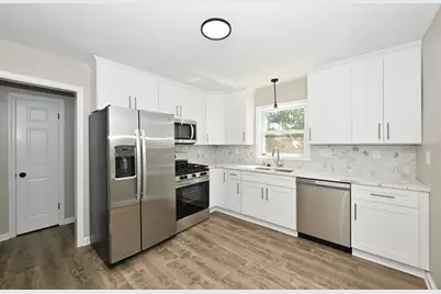 1020 S 111th St, West Allis, WI 53214 - Photo 8