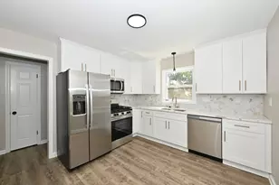 1020 S 111th St, West Allis, WI 53214 - Photo 8
