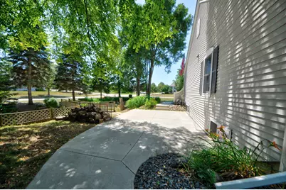 6988 W Southview Dr, Franklin, WI 53132 - Photo 32