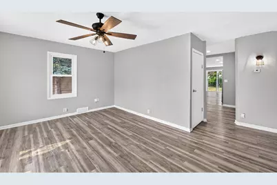 1406  Vine St, Racine, WI 53182 - Photo 8