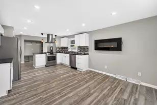 1406 Vine St, Racine, WI 53182 - Photo 6