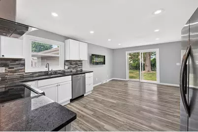 1406  Vine St, Racine, WI 53182 - Photo 4