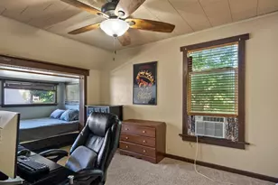 436 N 7th St, Manitowoc, WI 54220 - Photo 12