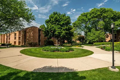 1906 E Shorewood Blvd #163, Shorewood, WI 53211 - Photo 16