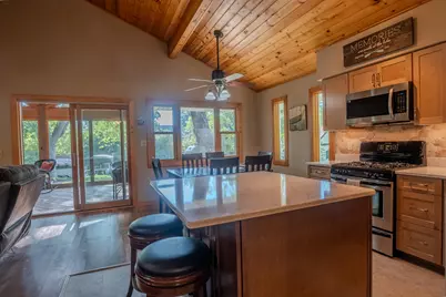 2712  Nagawicka Ave, Delafield, WI 53018 - Photo 6