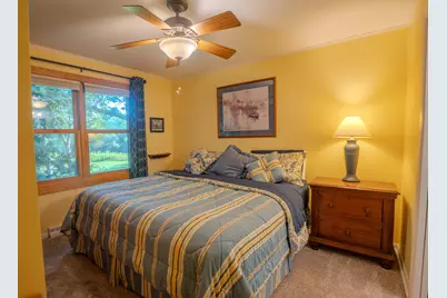 2712  Nagawicka Ave, Delafield, WI 53018 - Photo 12